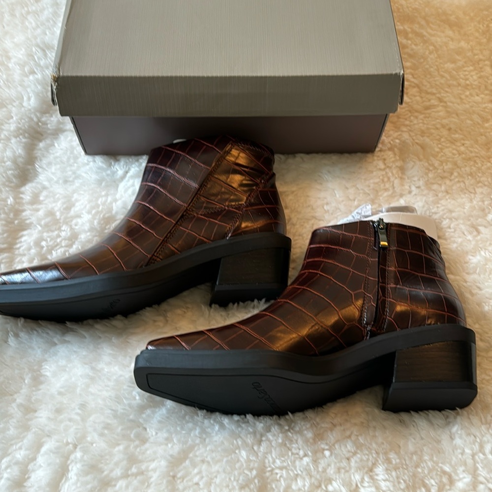 Franco Sarto ankle boots mahogany croc embossed size 7 new in box